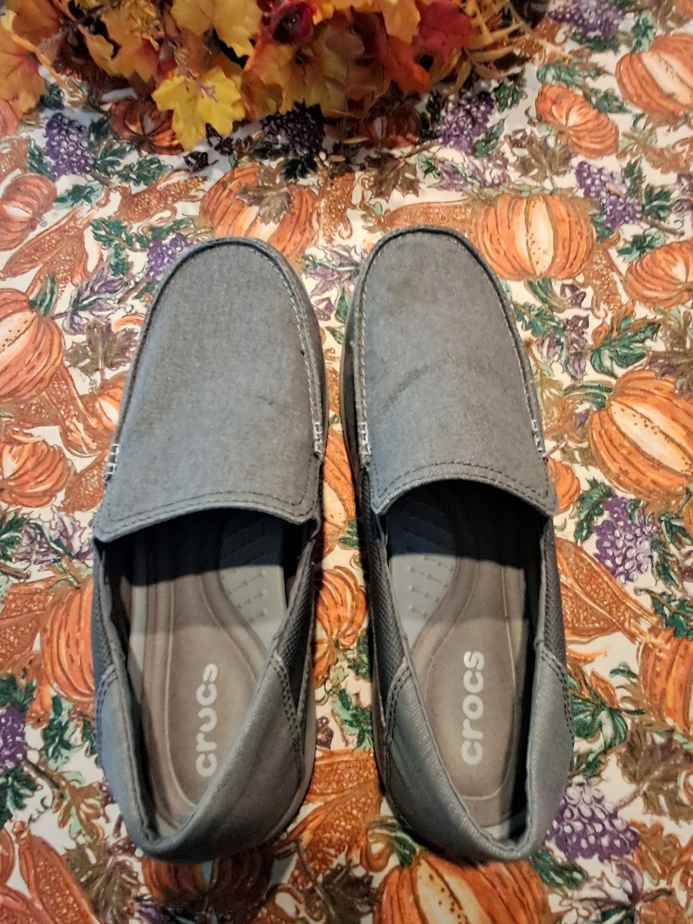Crocs Men’s Casual Slip-On Loafers in Grey Size 12